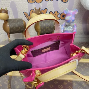 LV M24028 Louis Vuitton Reade PM Taška Neon Růžová