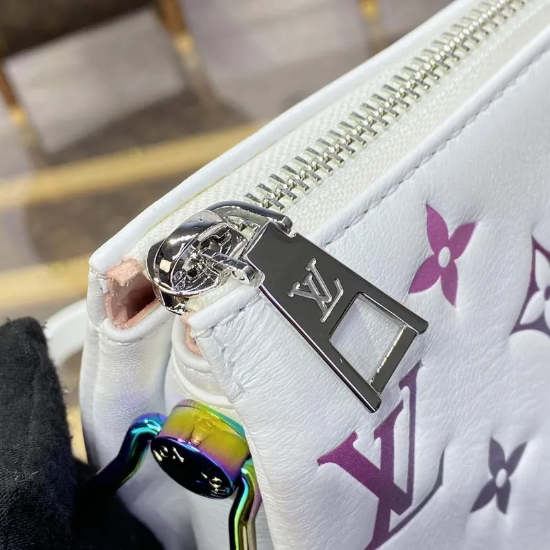 LV M23617 Louis Vuitton Coussin BB Taška Bílá