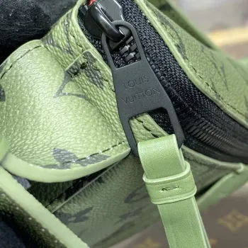 LV M23838 Louis Vuitton LV Moon Cross Body Bag Zelená