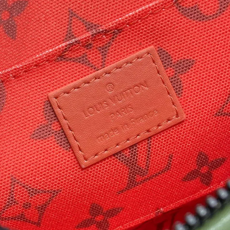 LV M23838 Louis Vuitton LV Moon Cross Body Bag Zelená