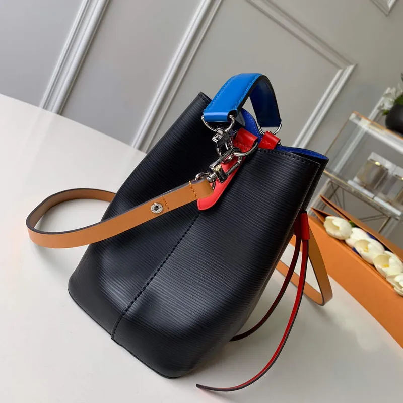 LV M54367 Louis Vuitton NéONOé BB Kabela typu bucket Epi kůže Černá