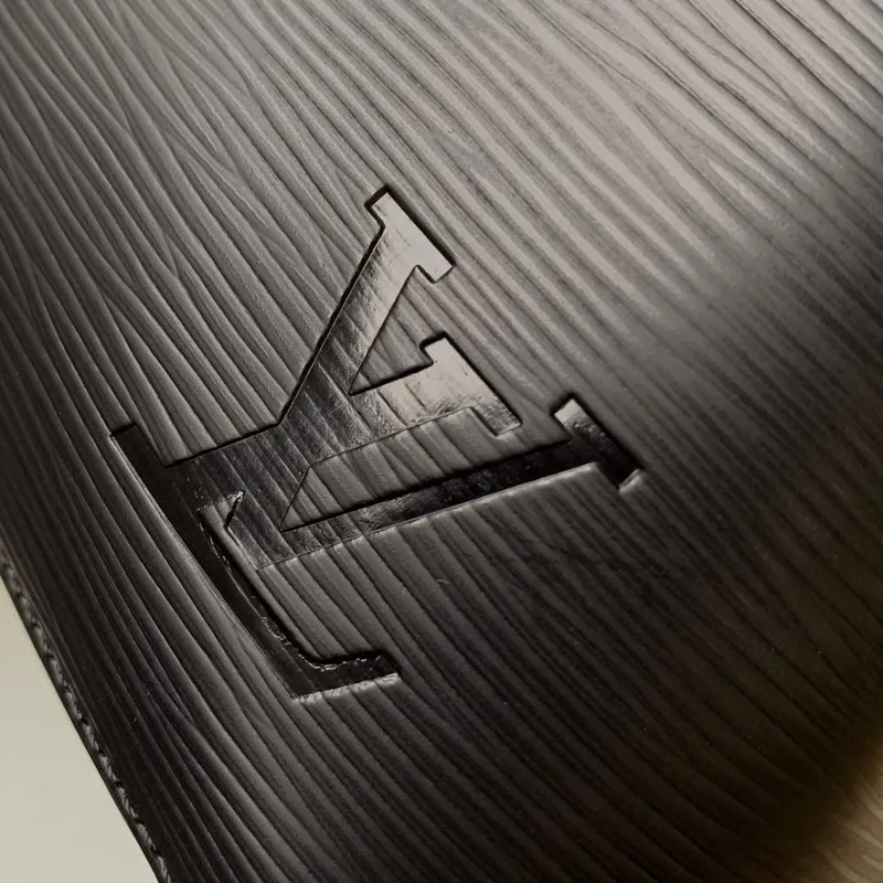 LV M54367 Louis Vuitton NéONOé BB Kabela typu bucket Epi kůže Černá