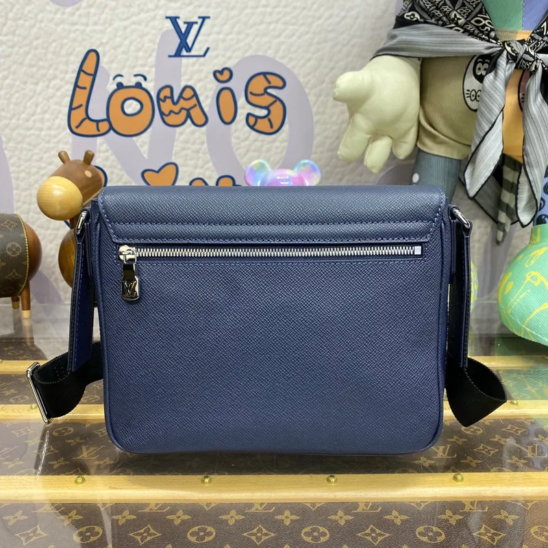 LV M30969 Louis Vuitton District PM Messenger Bag Taiga Midnight Blue