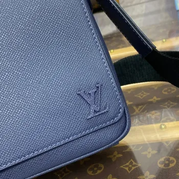 LV M30969 Louis Vuitton District PM Messenger Bag Taiga Midnight Blue