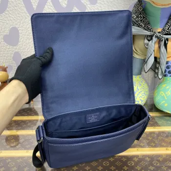 LV M30969 Louis Vuitton District PM Messenger Bag Taiga Midnight Blue