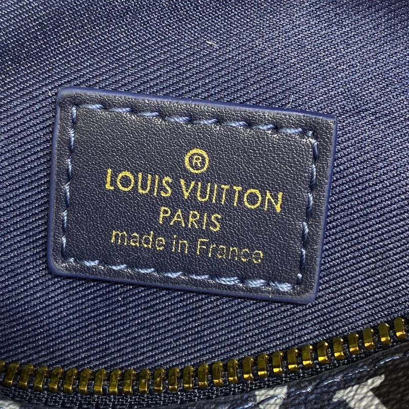 LV M23905 Louis Vuitton Discovery PM Bumbag Ink Blue