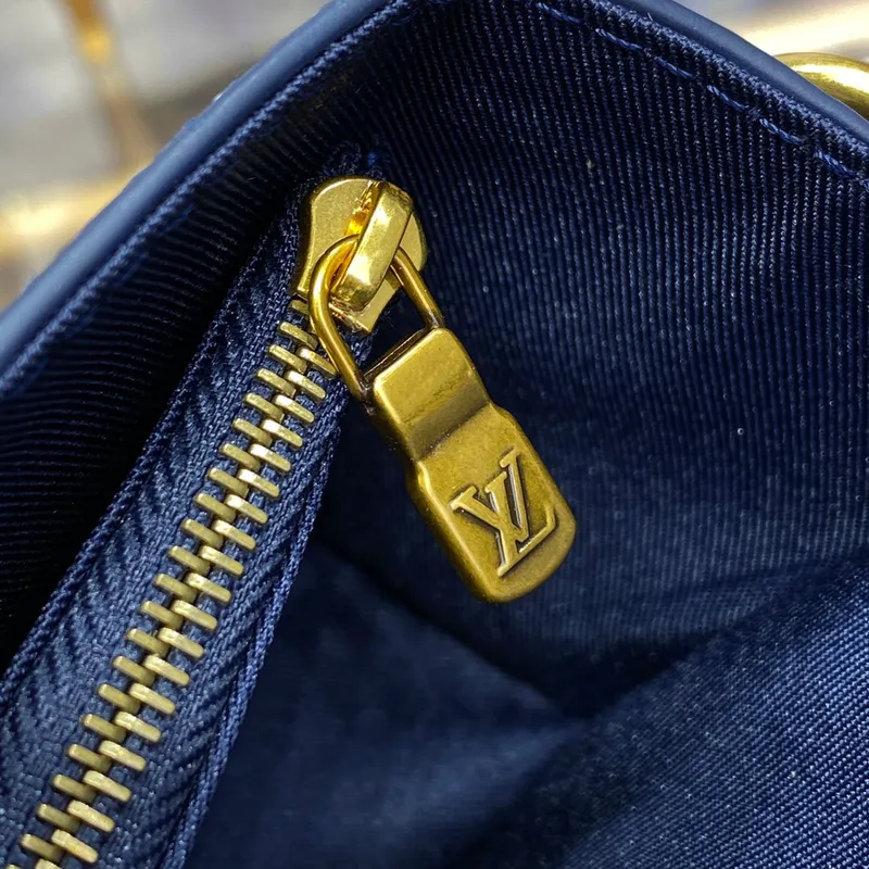 LV M82900 Louis Vuitton Steamer Wearable Wallet Ink Blue