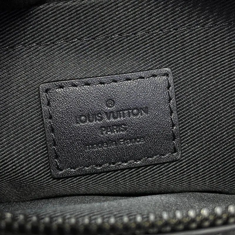 LV M23742 Louis Vuitton Steamer Messenger Bag Taurillon Monogram embosovaná hovězí kůže