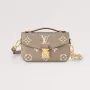 LV M23081 Louis Vuitton Pochette Métis East West taška Monogram Empreinte kůže Holub/Směs krémová