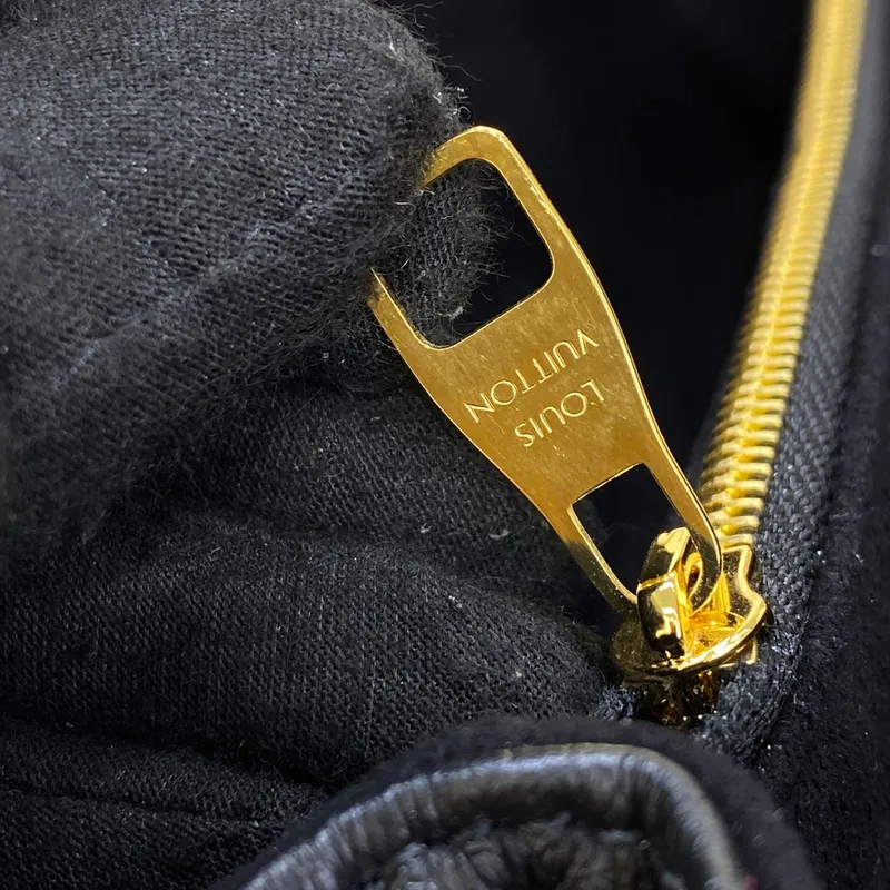 LV M46596 Louis Vuitton Pochette Métis East West taška Monogram Empreinte kůže Černá/Beige