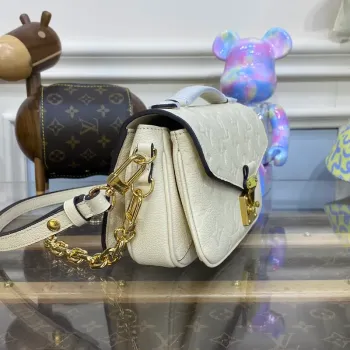 LV M22942 Louis Vuitton Pochette Métis East West taška Monogram Empreinte kůže Crème Beige