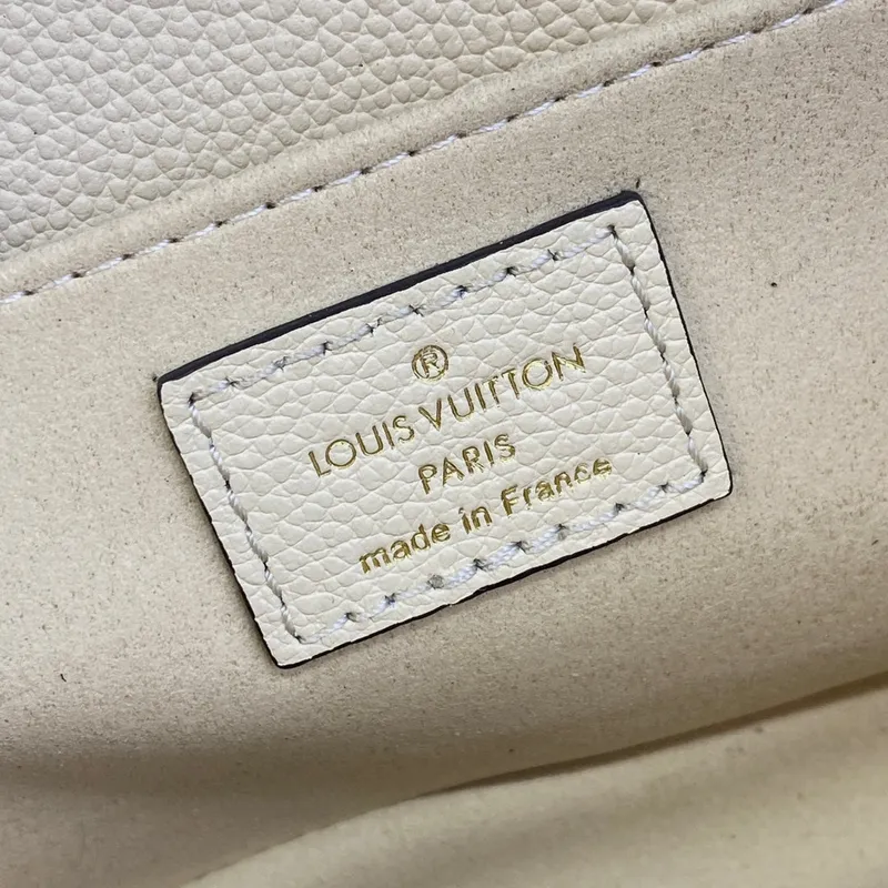 LV M22942 Louis Vuitton Pochette Métis East West taška Monogram Empreinte kůže Crème Beige