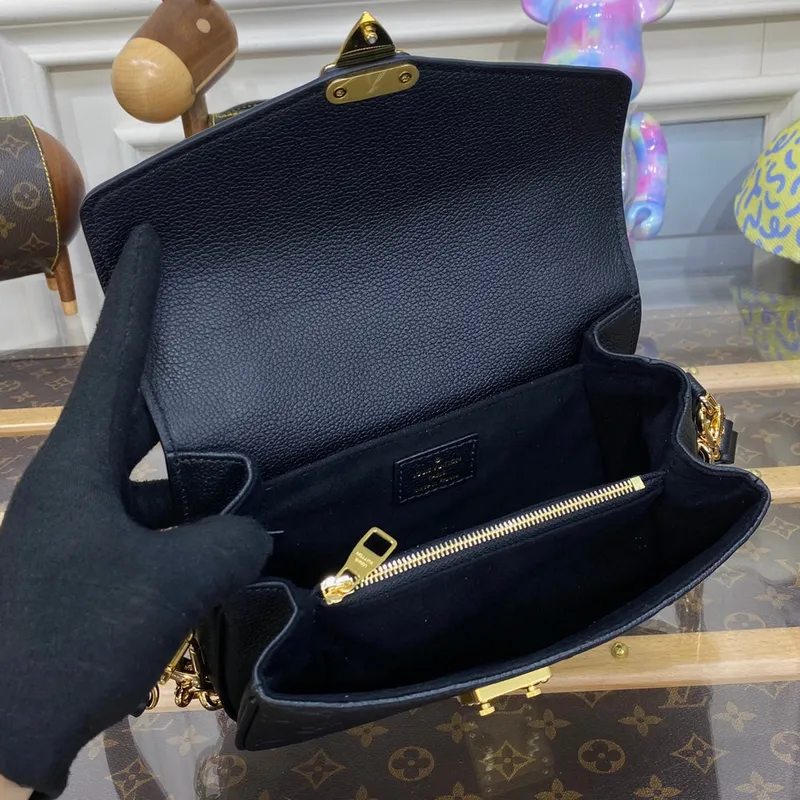 LV M46595 Louis Vuitton Pochette Métis East West taška Monogram Empreinte kůže černá