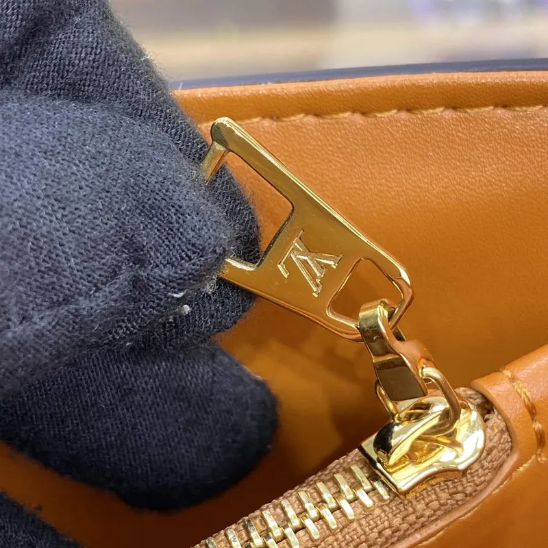 LV M22236 Louis Vuitton Twist MM Kabelka Quartz