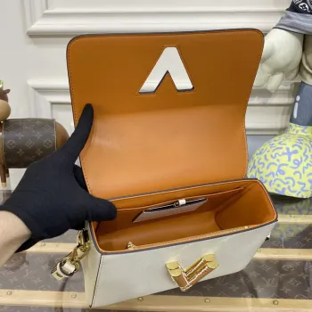 LV M22236 Louis Vuitton Twist MM Kabelka Quartz