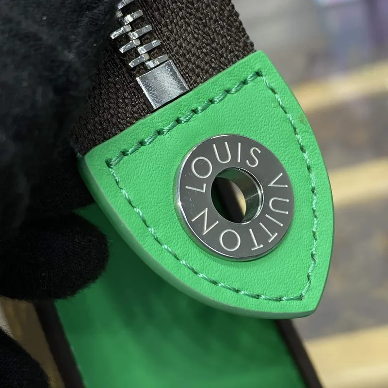 LV M82854 Louis Vuitton Pochette Voyage MM Taška Zelená