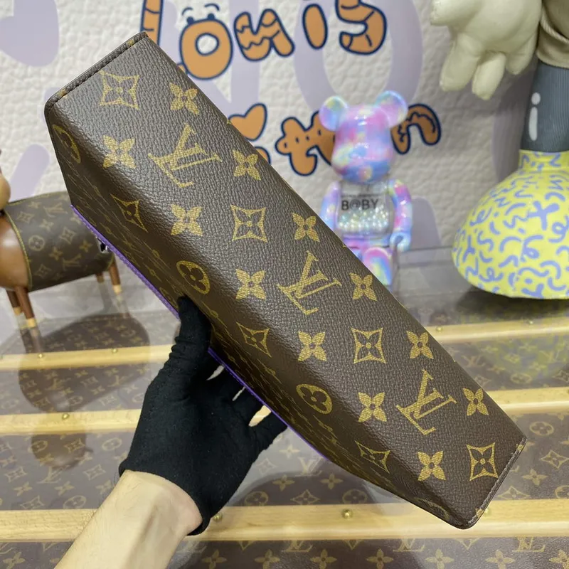 LV M82859 Louis Vuitton Pochette Voyage MM Taška Fialová