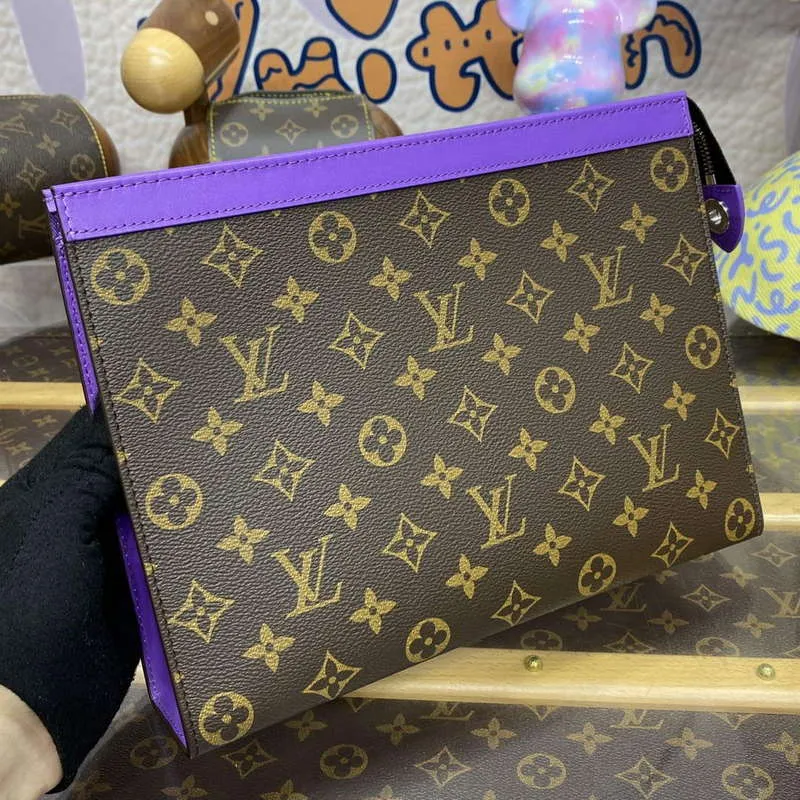 LV M82859 Louis Vuitton Pochette Voyage MM Taška Fialová