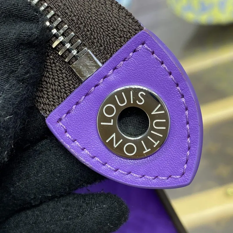 LV M82859 Louis Vuitton Pochette Voyage MM Taška Fialová