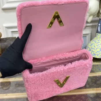 Louis Vuitton LV M21320 Twist MM Kabelka Růžová