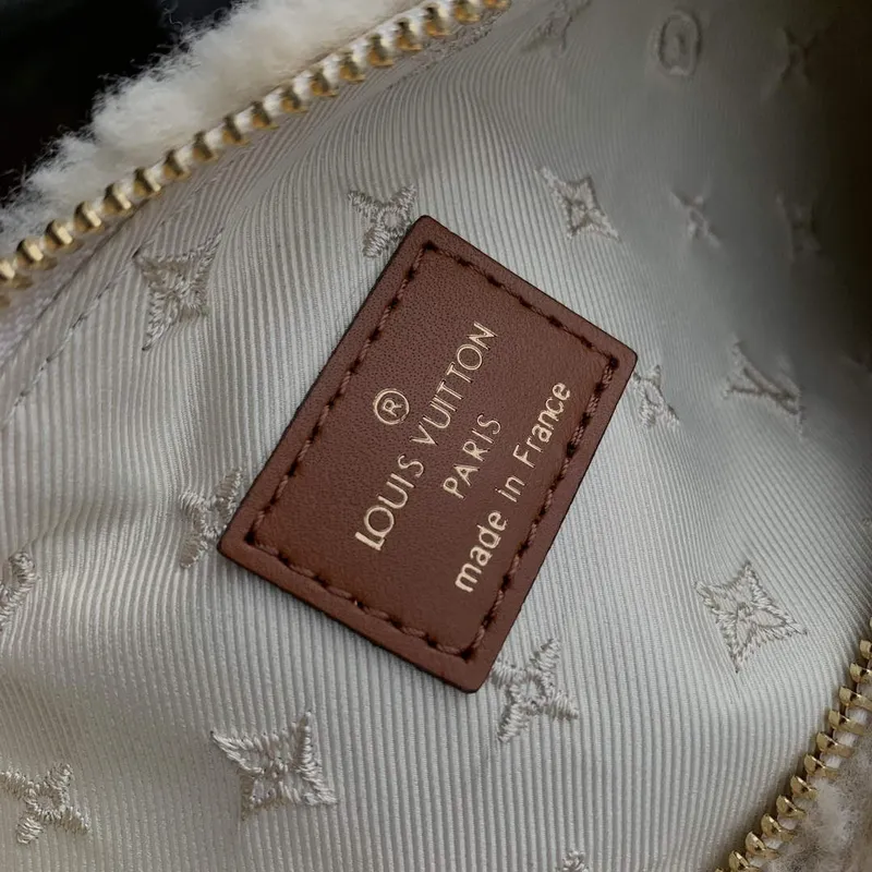 Louis Vuitton LV M23321 Taška Over The Moon Krémová/Hnědá