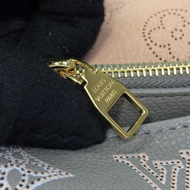 LV M23396 Louis Vuitton Carmel Hobo taška Mahina kůže šedá