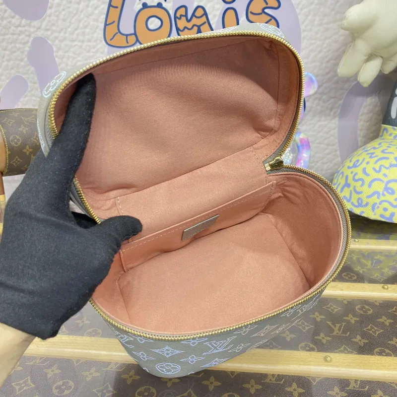 LV M23550 Louis Vuitton Nice Mini Vanity Case Šedá