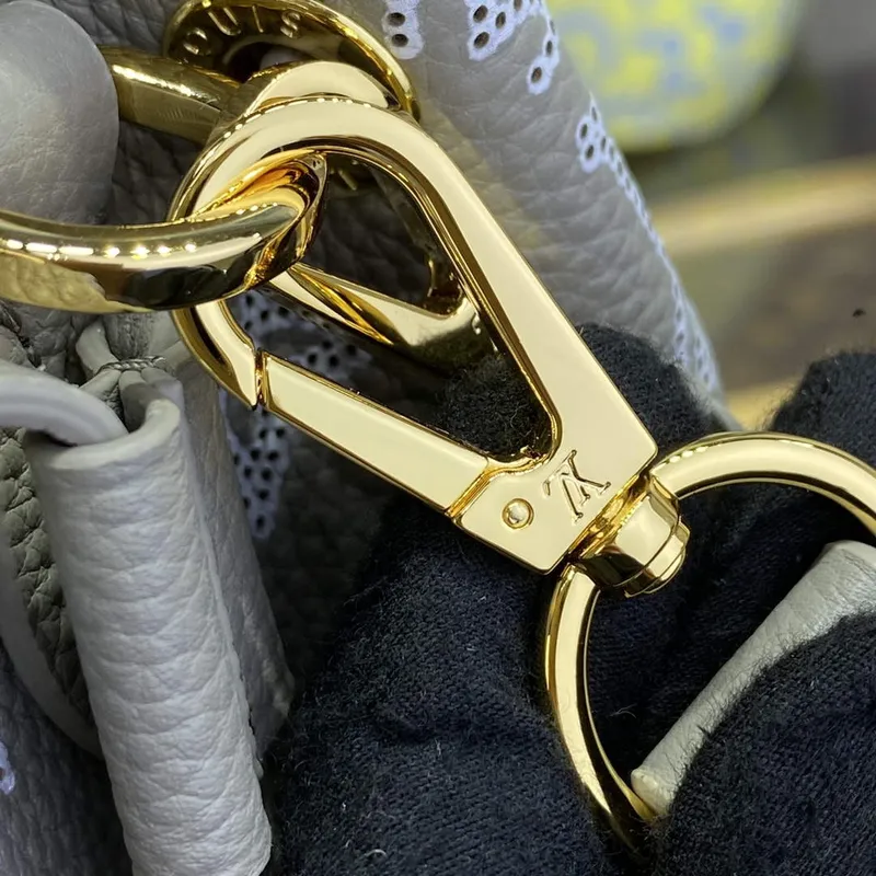 LV M23395 Louis Vuitton Bella Tote Bag Šedá