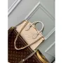 LV M23698 Louis Vuitton OnTheGo East West Tote Bag Krémová