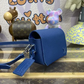 LV M82804 Louis Vuitton Fastline Wearable Wallet Tmavě modrá