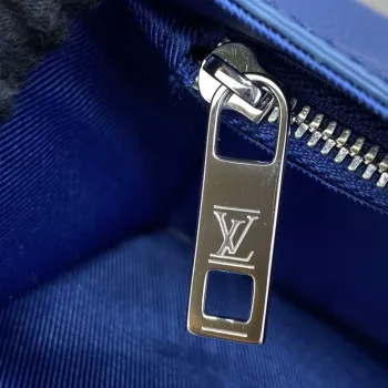 LV M82804 Louis Vuitton Fastline Wearable Wallet Tmavě modrá