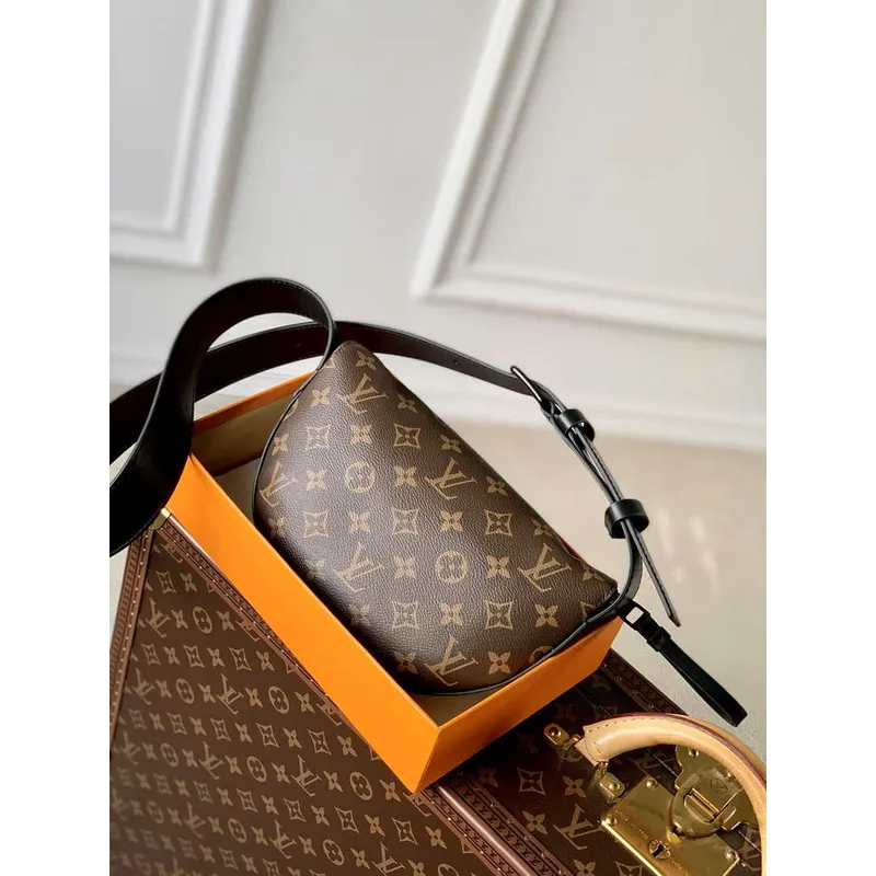 LV M23835 Louis Vuitton LV Moon Crossbody Monogram Hnědá