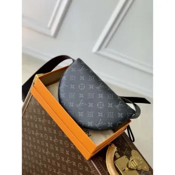 LV M23835 Louis Vuitton LV Moon Crossbody Monogram Černá