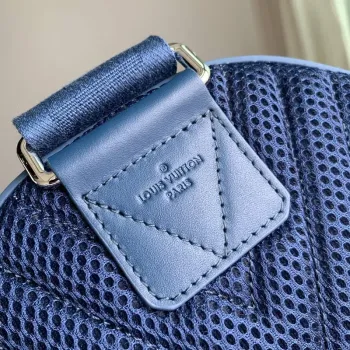 LV M23765 Louis Vuitton Pilot Slingbag Modrá