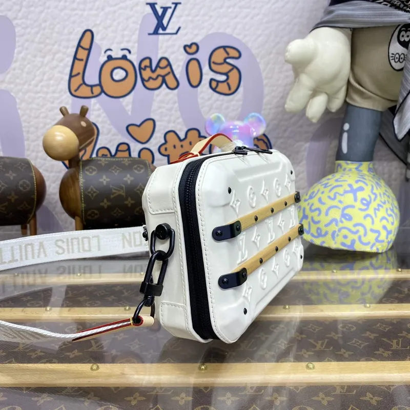 LV M21950 Louis Vuitton Future Trunk Bag Bílá