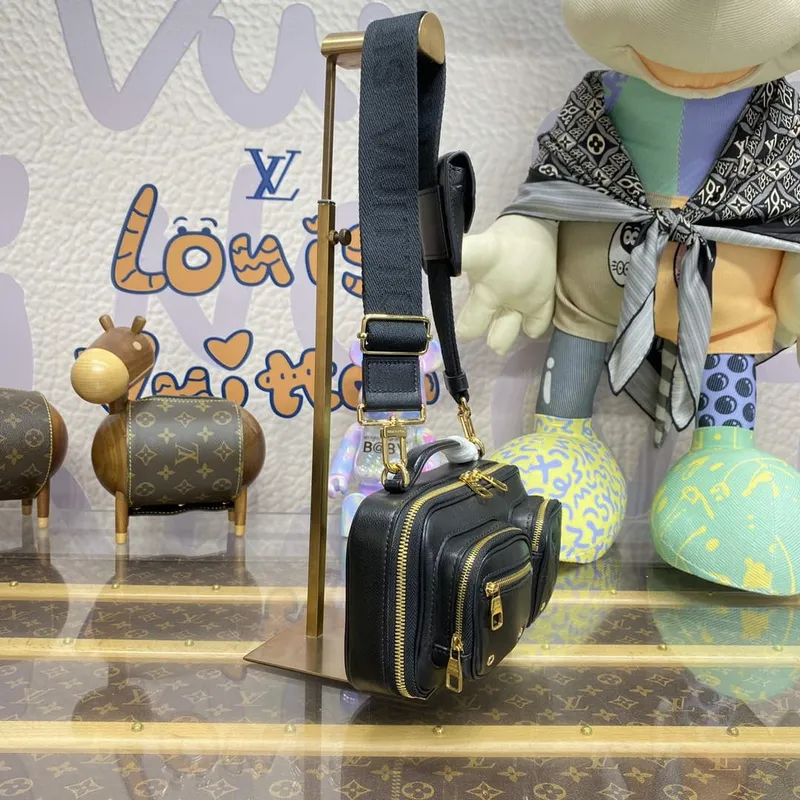 LV M80450 Louis Vuitton Utility Crossbody Bag Černá
