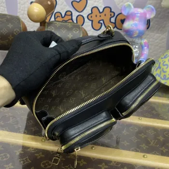 LV M80450 Louis Vuitton Utility Crossbody Bag Černá