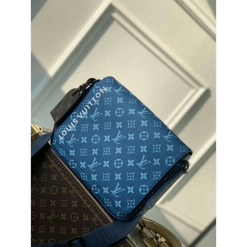 LV M23785 Louis Vuitton District PM Messenger Bag Atlantická modrá