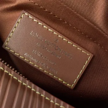 LV M23092 Louis Vuitton Soft Polochon Křížová taška Cognac