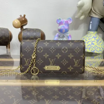 LV M82509 Peněženka na řetízku Louis Vuitton Lily Bag