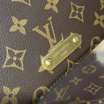 LV M82509 Peněženka na řetízku Louis Vuitton Lily Bag