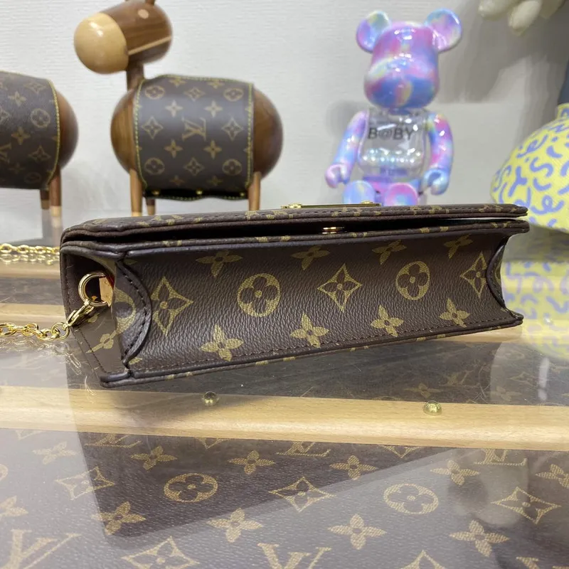 LV M82509 Peněženka na řetízku Louis Vuitton Lily Bag
