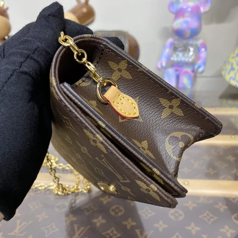 LV M82509 Peněženka na řetízku Louis Vuitton Lily Bag