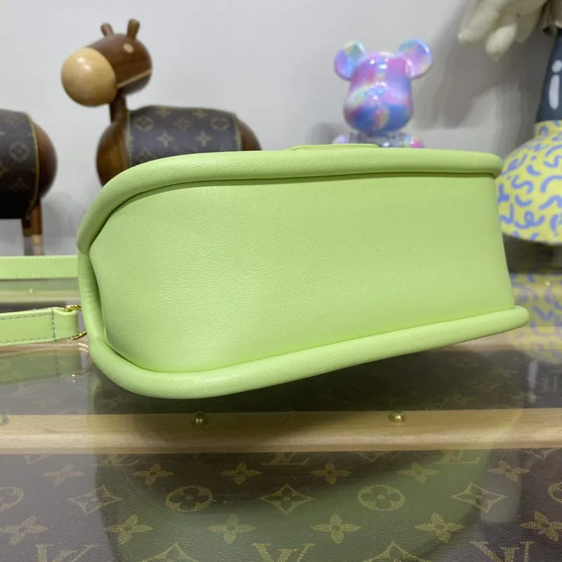 LV M22725 Louis Vuitton Hide and Seek Bag Vert Noto Green