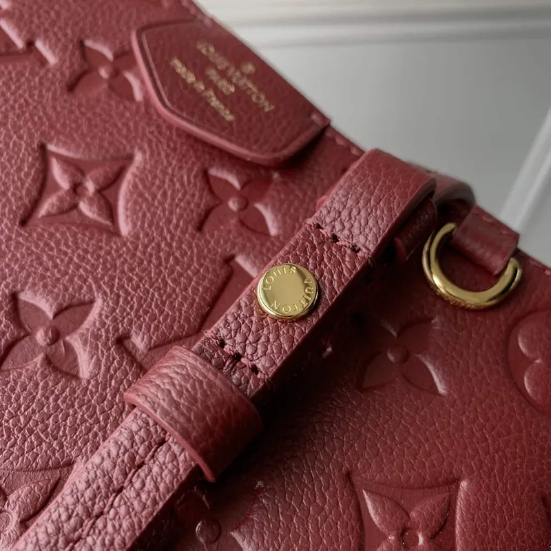 LV M80349 Louis Vuitton Easy Pouch On Strap Taška Vínově Červená