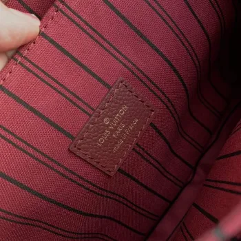 LV M41487 Louis Vuitton Pochette Métis Kabelka Vínově červená