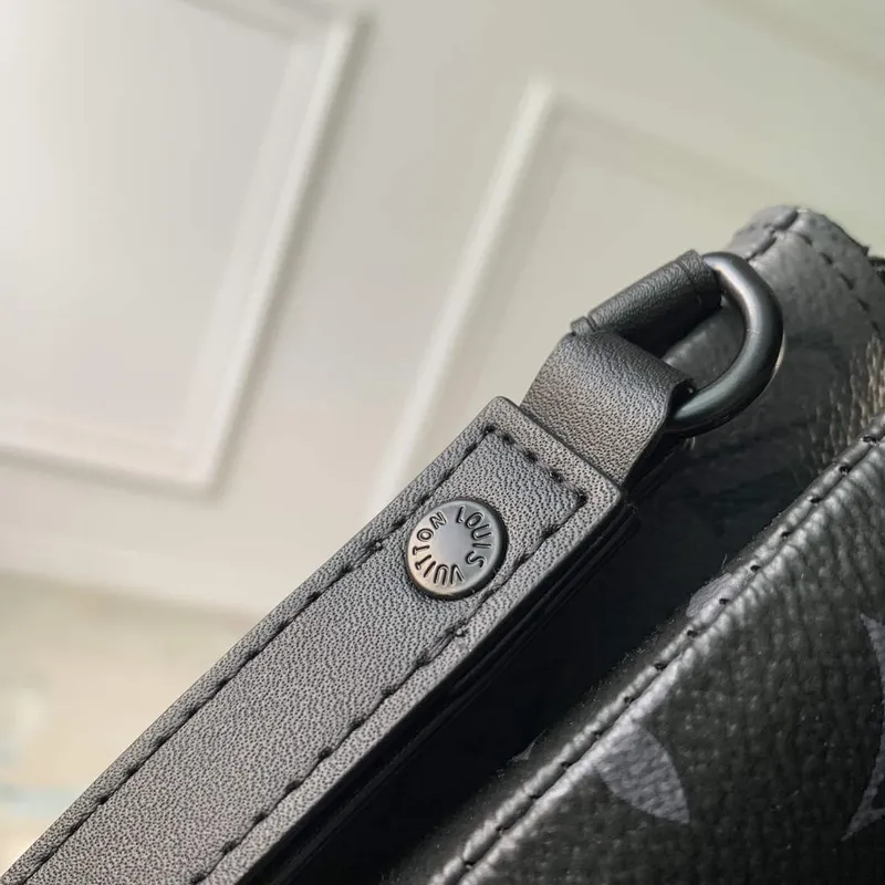LV M82598 Louis Vuitton Pochette S Lock Černá