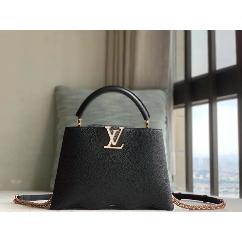 LV M22121 Louis Vuitton Capucines BB Kabelka Černá