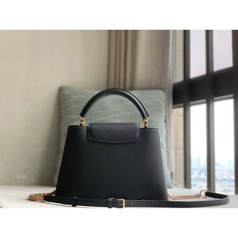 LV M22121 Louis Vuitton Capucines BB Kabelka Černá