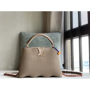 LV M22121 Louis Vuitton Capucines BB Kabelka Šedá